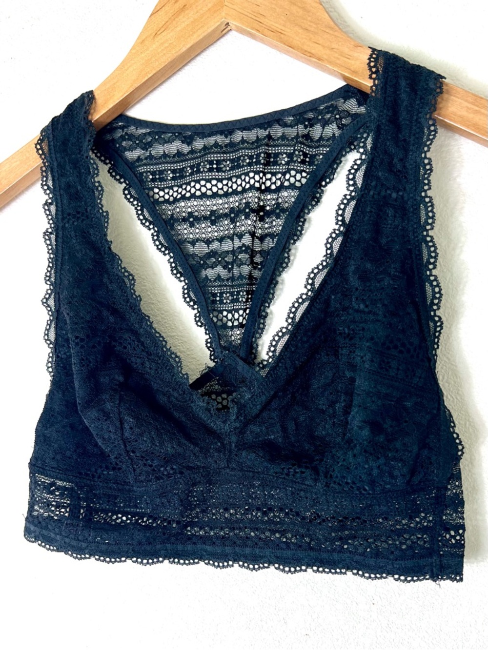 Victoria’s Secret Black Lace Lined Bralette Crop Top Size Small